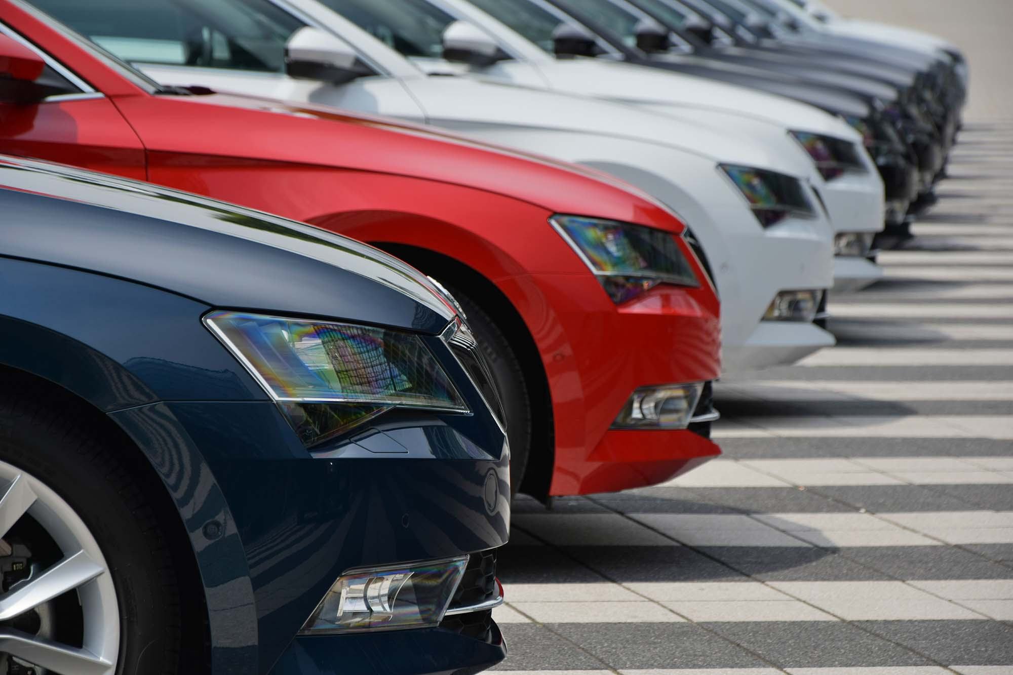 Car Rental vs. Taxi: Which Option Saves You More?